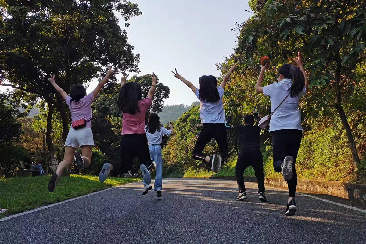 南沙华汇广场“享受大自然，与健康同行”团建活动