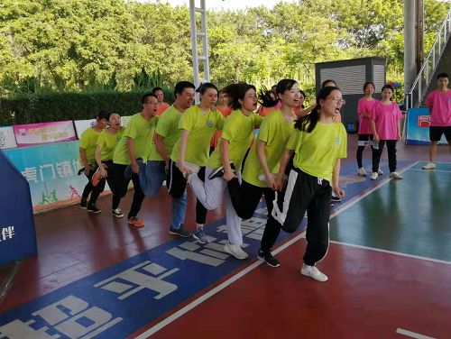 情同手足（跳跃的蜈蚣）